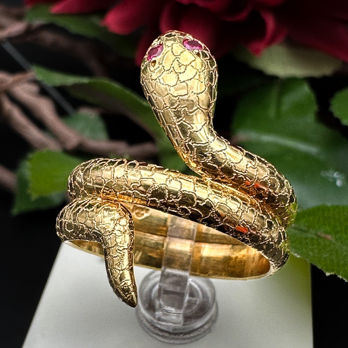 Vintage Snake Ring In 18k Gold, Set With Rubies-photo-2