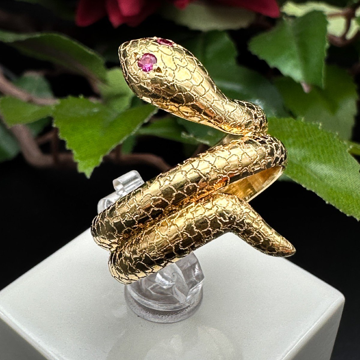 Vintage Snake Ring In 18k Gold, Set With Rubies-photo-1
