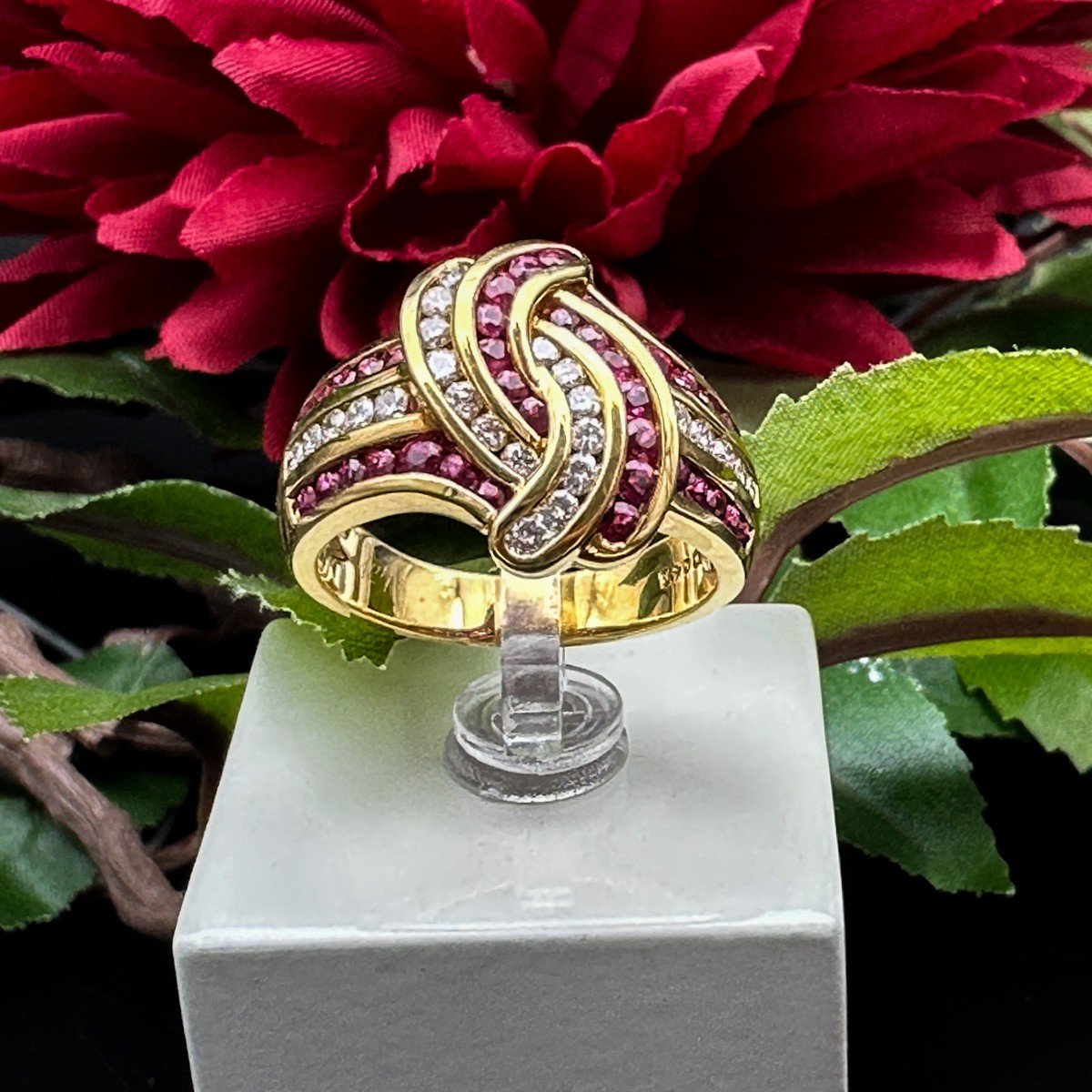 Vintage Ring In 18k Gold, Set With Rubies And Diamonds-photo-2
