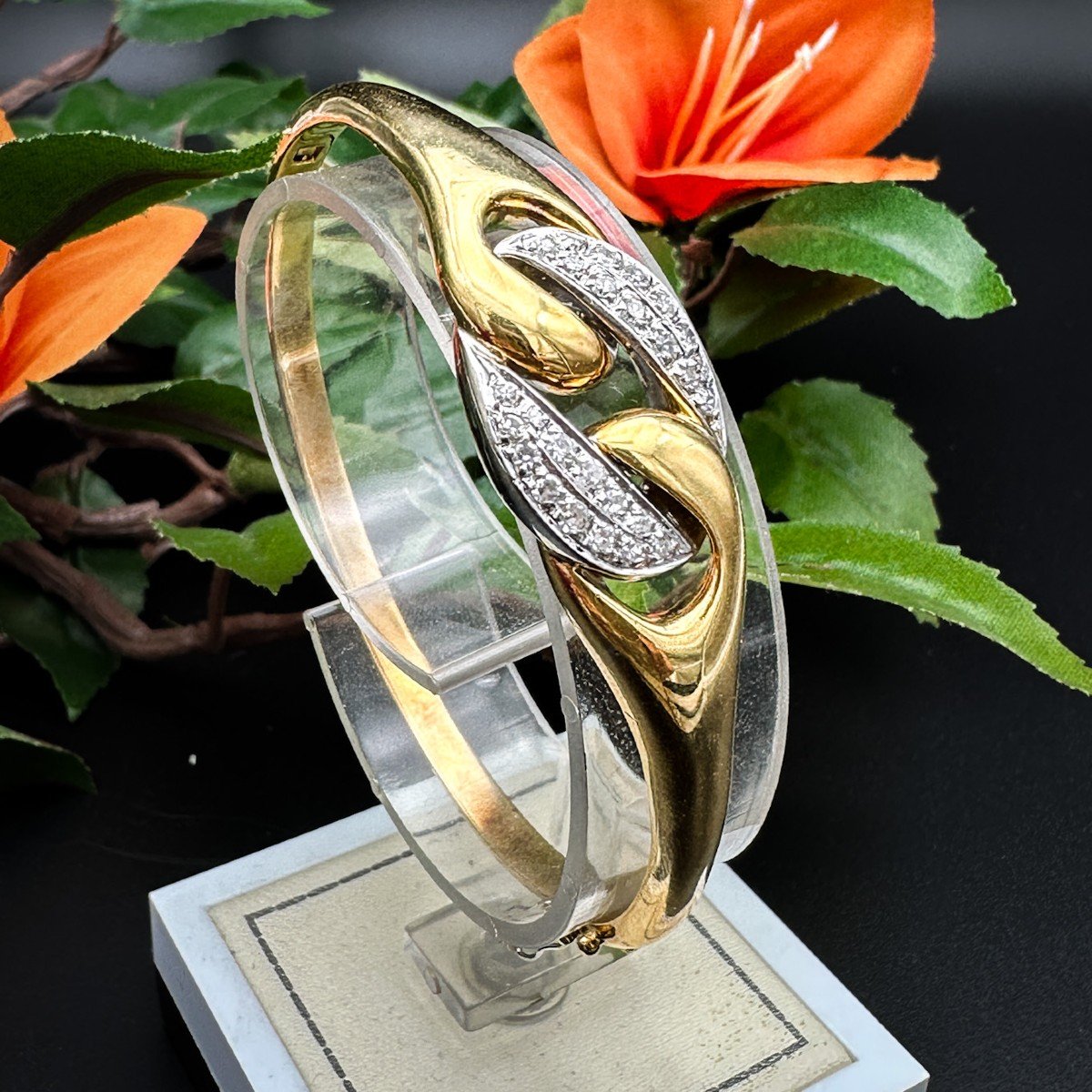 Bracelet Rigide En Or Jaune 18 Carats Et Diamants