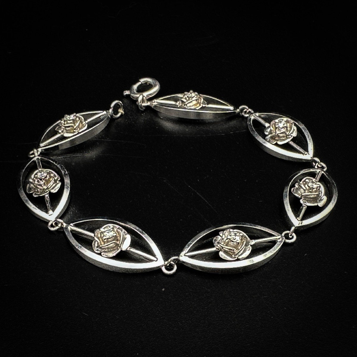 Bracelet In 18k White Gold And Diamonds-photo-1