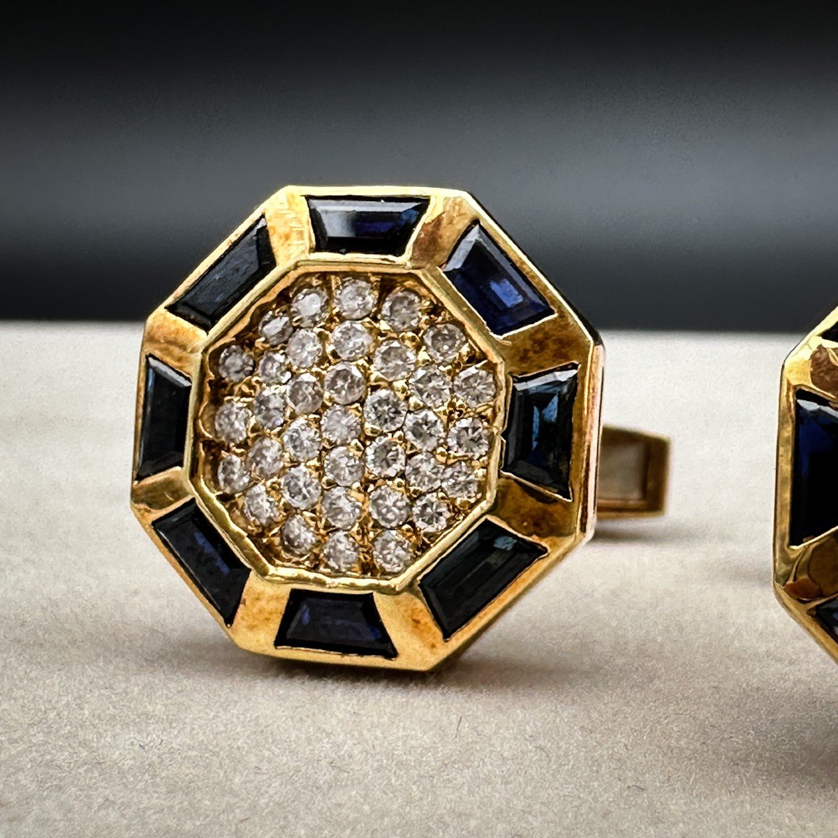 Boutons De Manchettes En Or 18k, Sertie De Diamants Et Saphirs Calibrés-photo-2