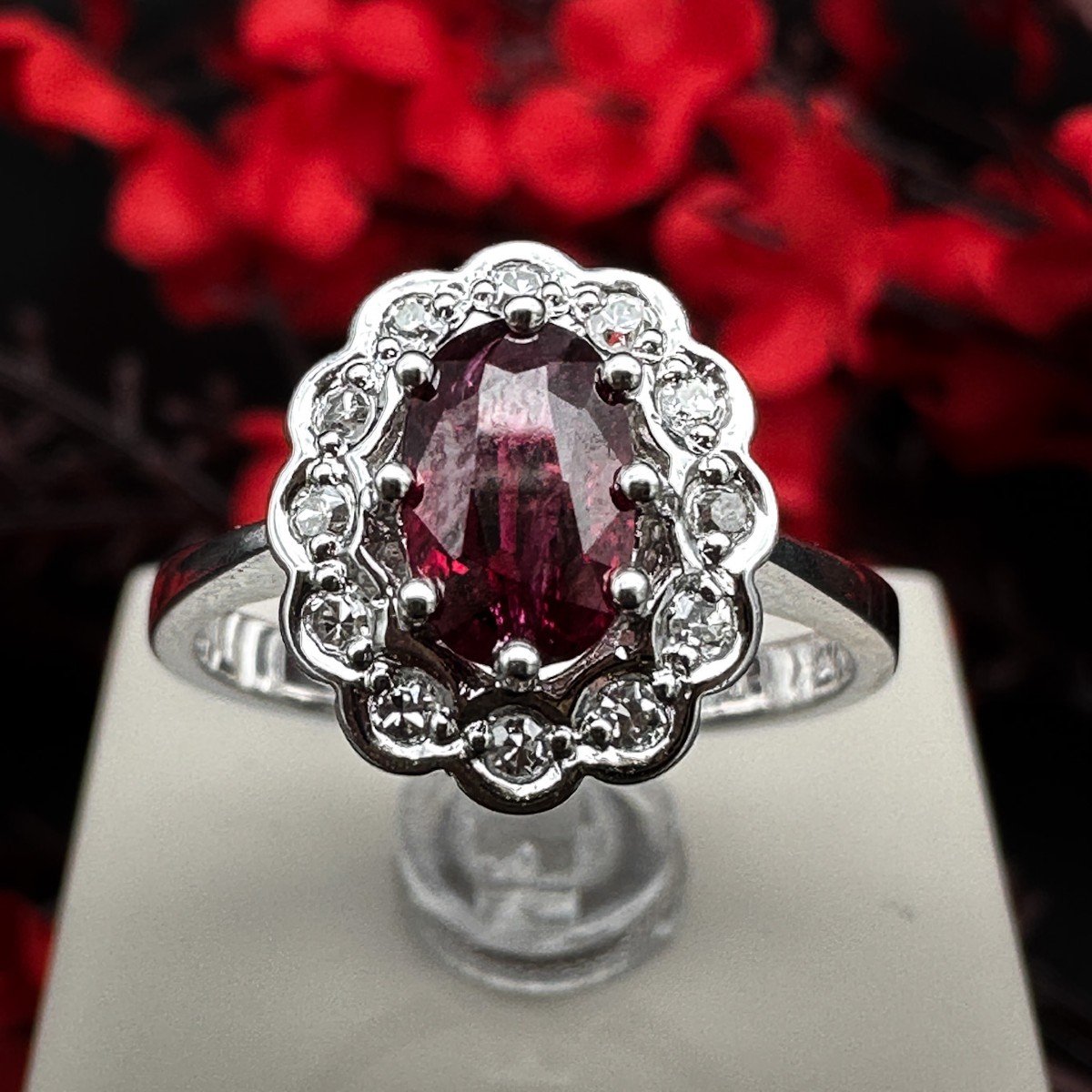 Vintage Ring In 18 K White Gold Set With A Ruby-photo-2