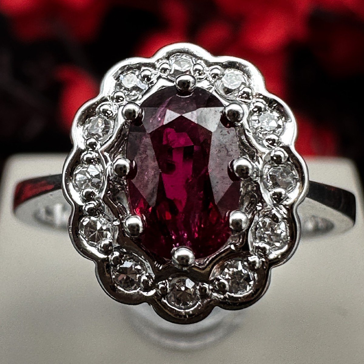 Vintage Ring In 18 K White Gold Set With A Ruby-photo-4