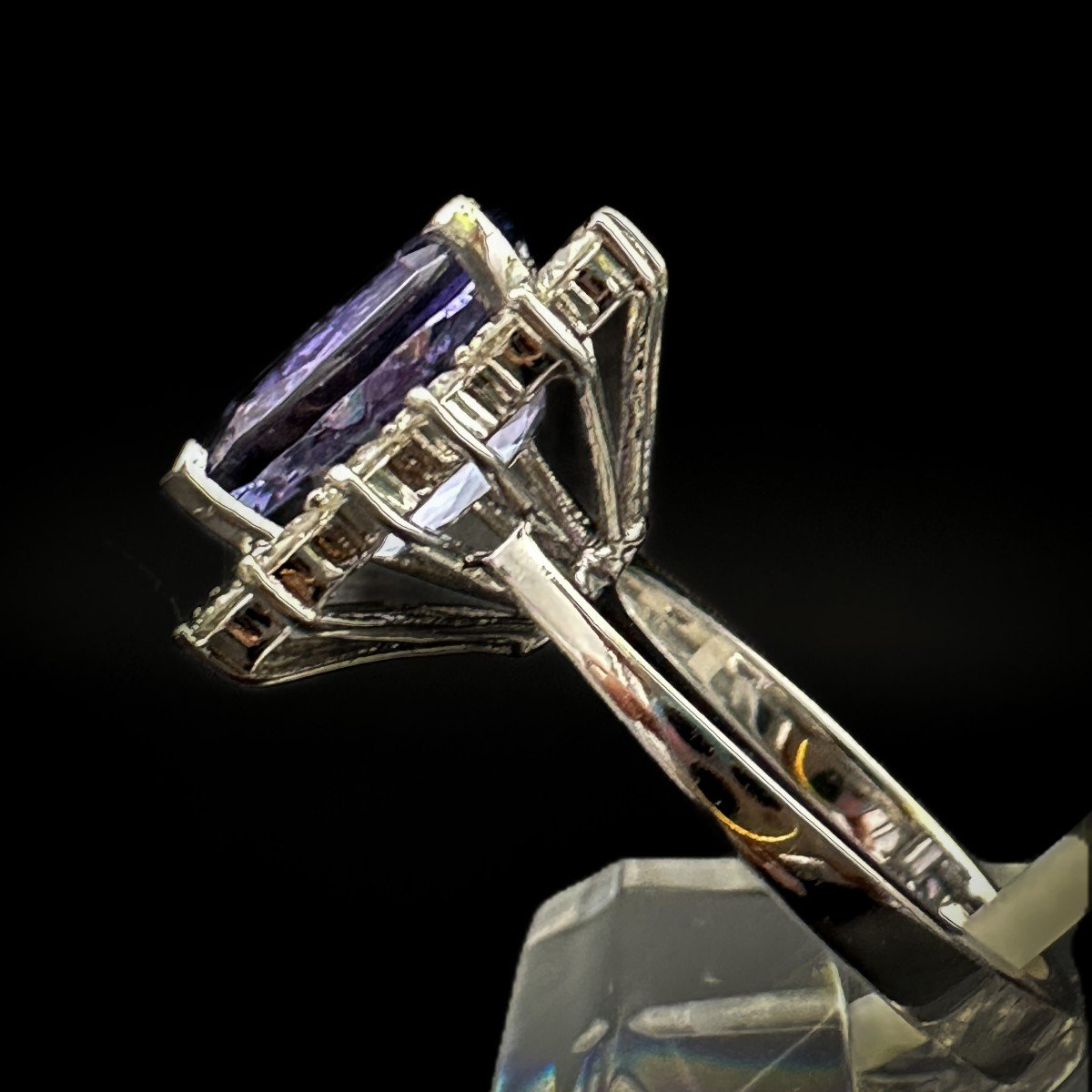 Tanzanite Ring 18 K White Gold Set With A 5.57 Carat Tanzanite-photo-4