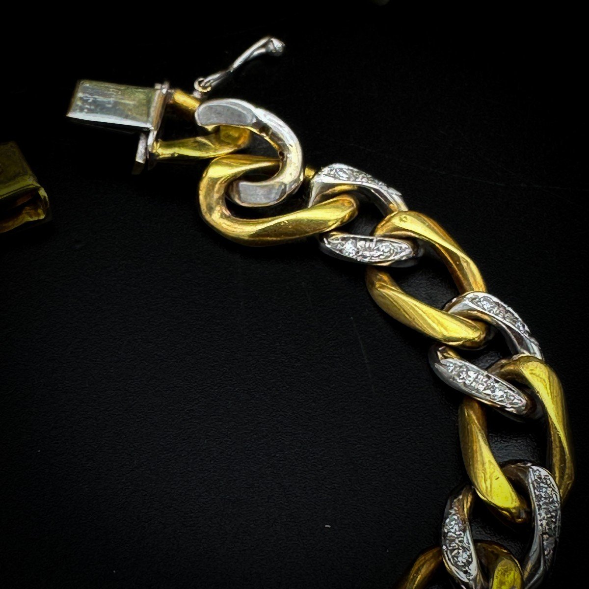 Vintage 18k Gold Bracelet Set With Diamonds.-photo-3
