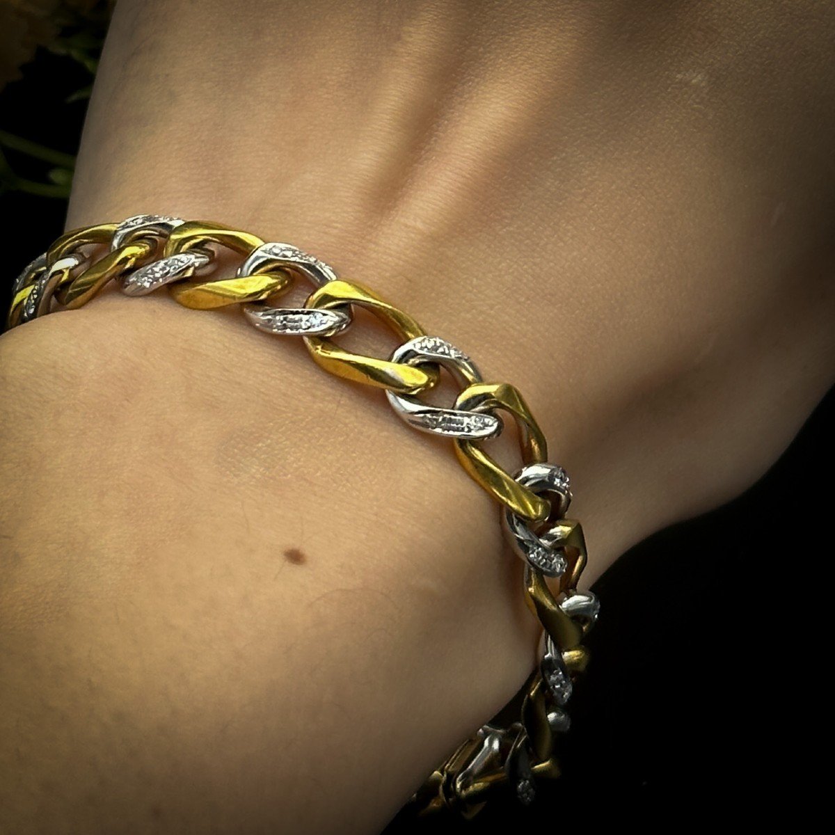 Vintage 18k Gold Bracelet Set With Diamonds.
