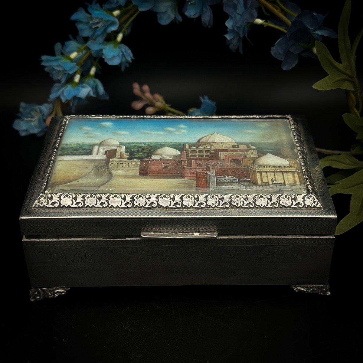 Coffret à Cigares En Agent Massif, Intérieur En Cèdre Décor D’une Miniature