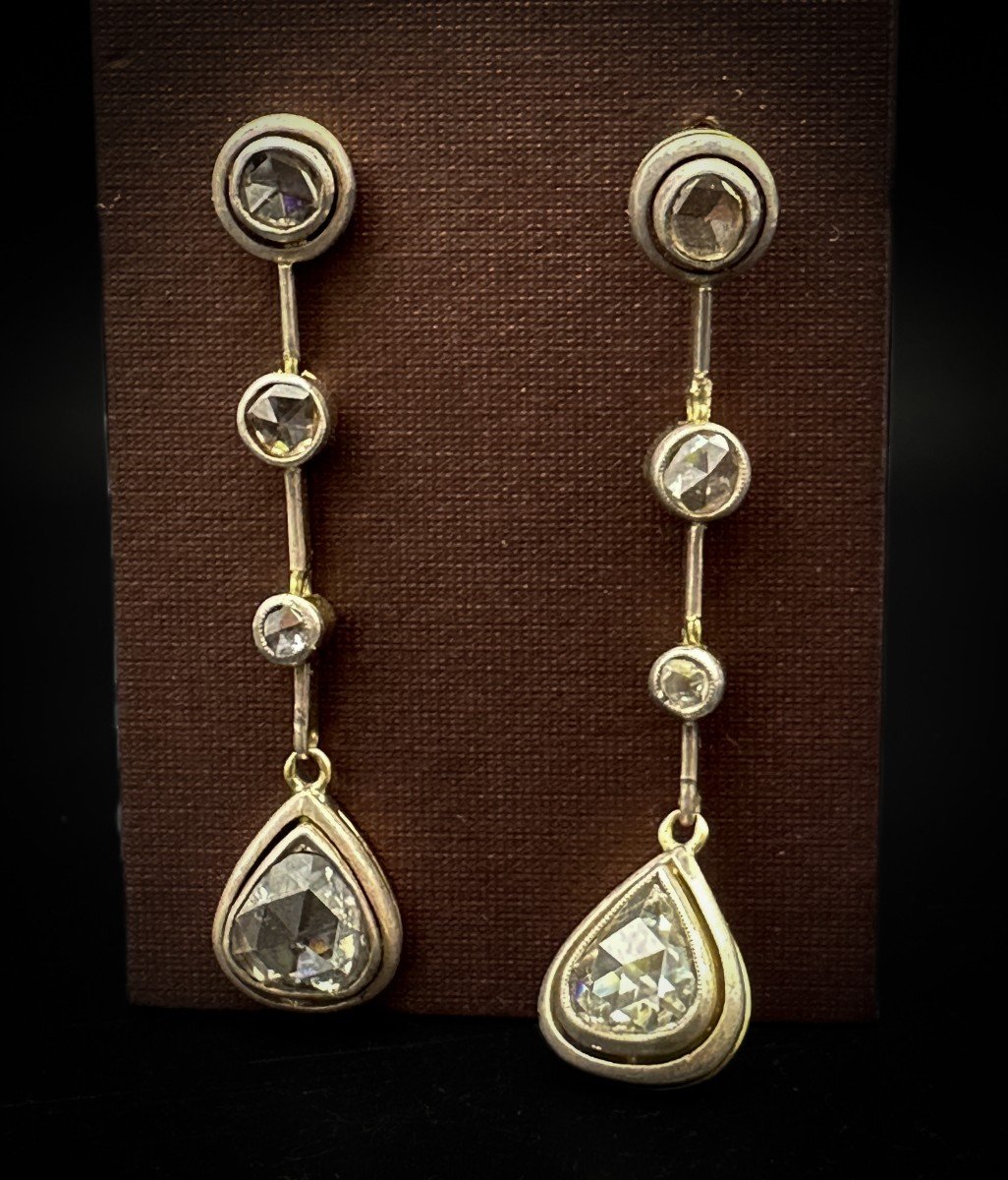 Paire De Pendants D’oreilles Art Déco Or , Argent Et Sertie De Diamants Taille Rose. -photo-2