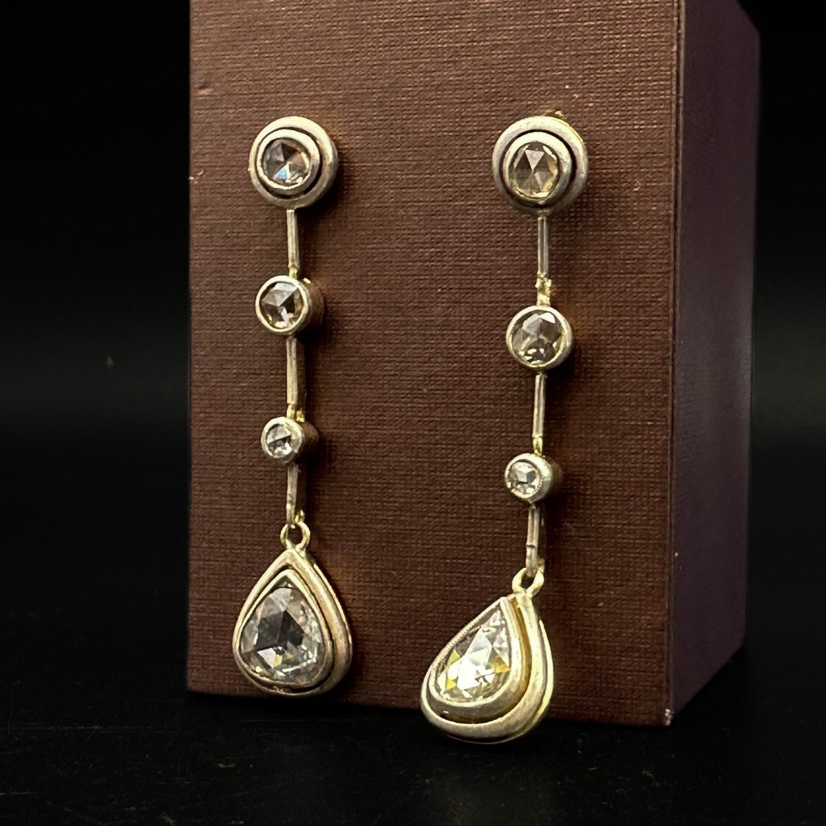 Paire De Pendants D’oreilles Art Déco Or , Argent Et Sertie De Diamants Taille Rose. -photo-4