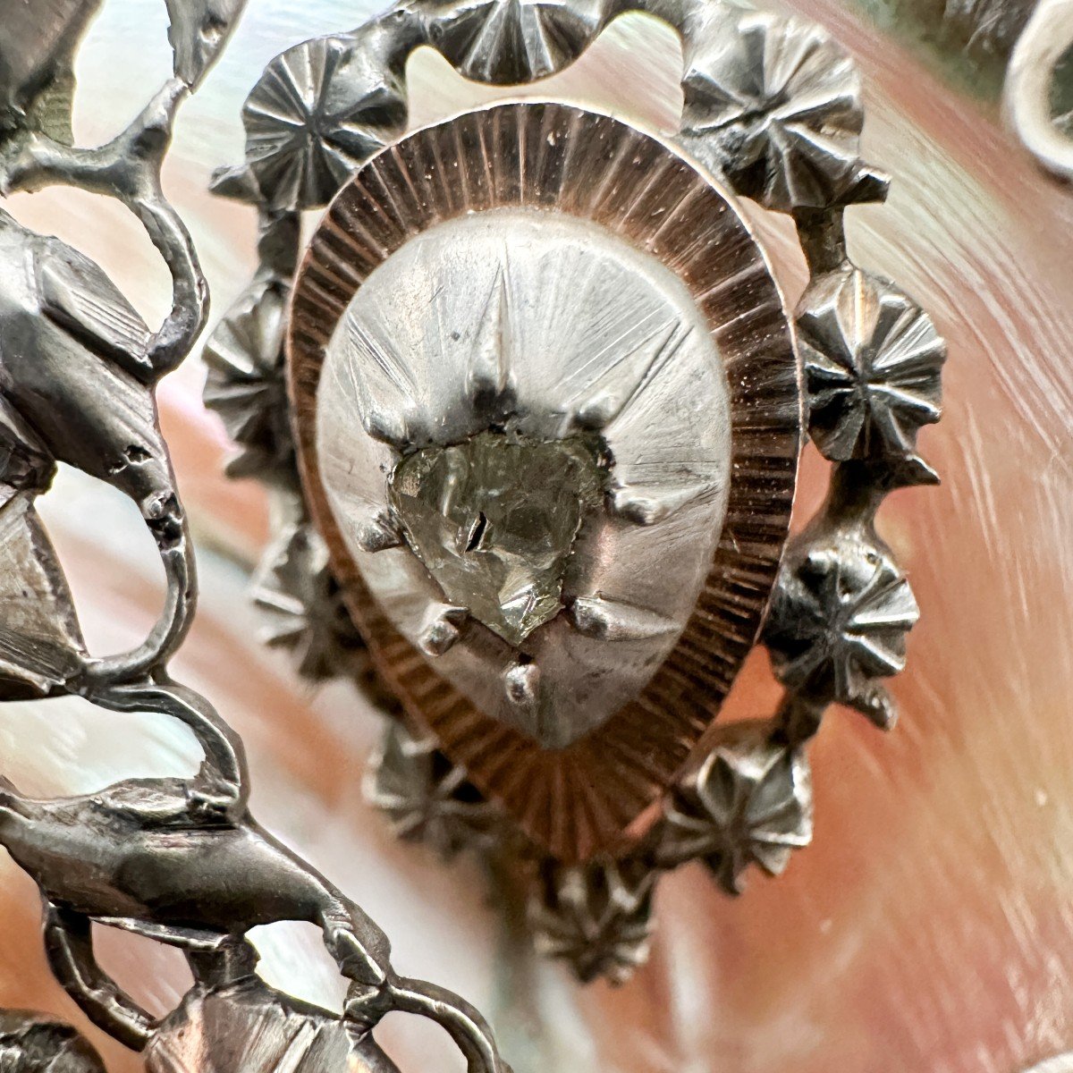 “flemish Heart” 18th Century Brooch In Silver And Small Gold Parts, Set With Rose-cut Diamonds.-photo-4