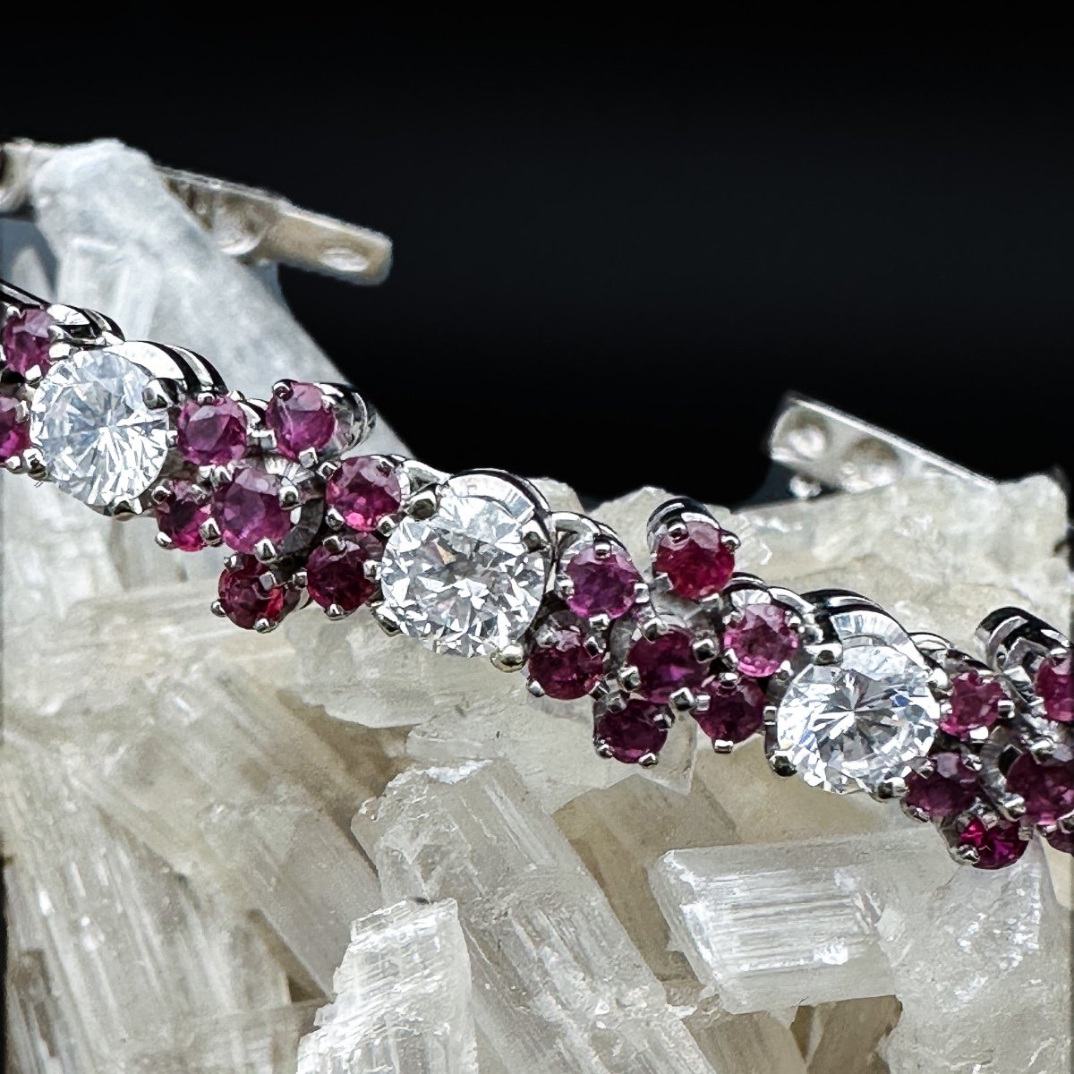 18k White Gold Bracelet Set With Diamonds (1.75 Ct) And Natural Rubies (1.30 Ct) – Tra-photo-3