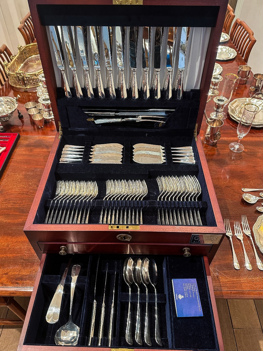 Grande Ménagère Anglaise En Argent Massif De Sheffield – Carrs – 1997  