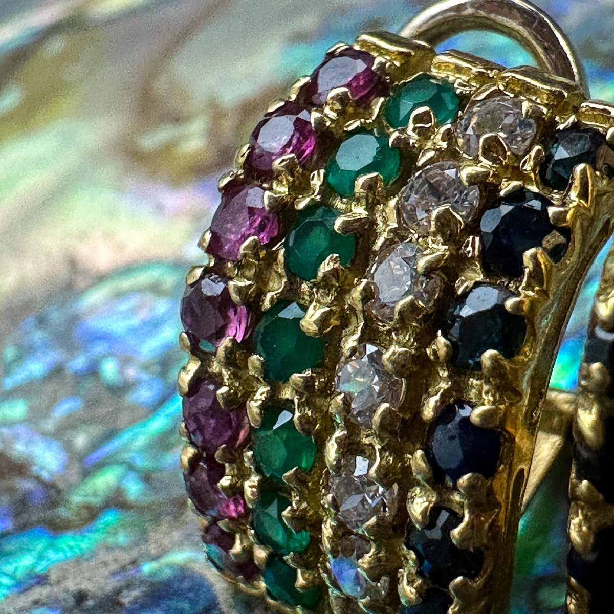 Boucles d’oreilles vintage en or 18 carats, saphirs, diamants, émeraudes et rubis – Italie,-photo-4