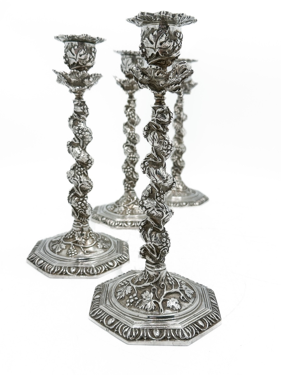 Suite de quatre bougeoirs en argent fondu à décor de vignes – France, début XXe siècle  -photo-4