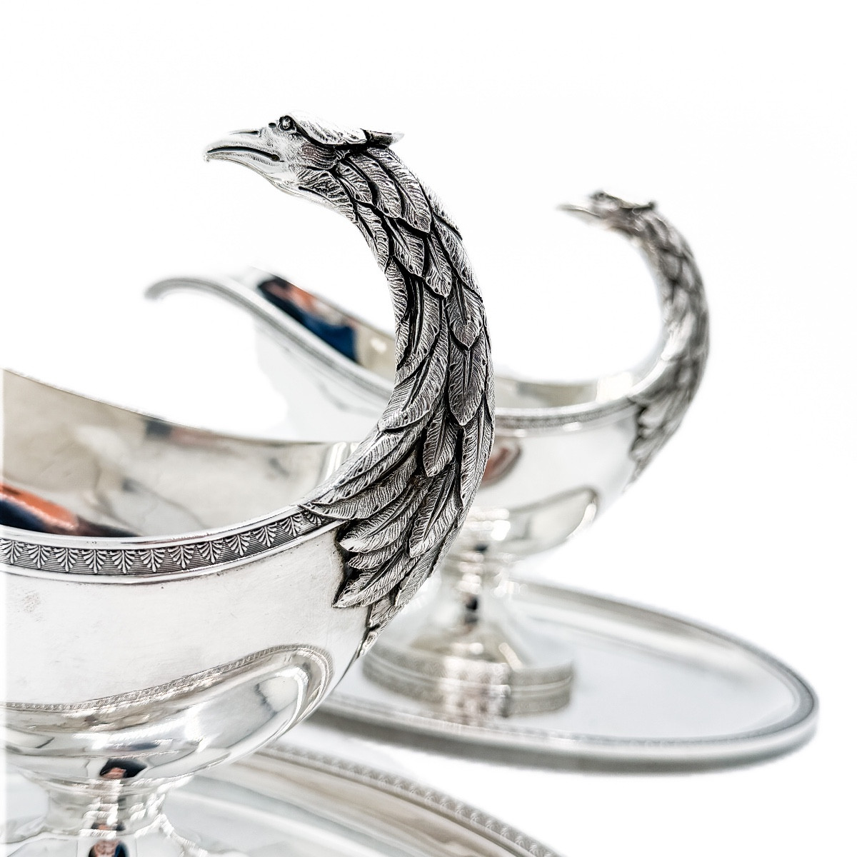 Paire de saucières sur plateaux en argent massif – Orfèvre Delheid Frères, fin du XIX  