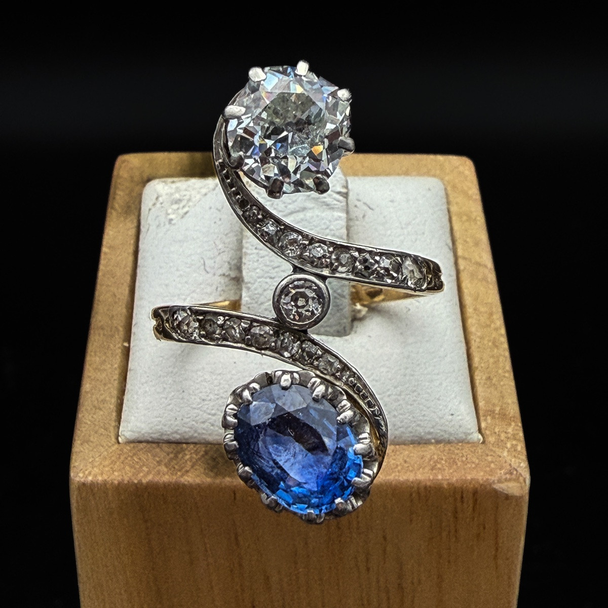 “toi Et Moi” Sapphire And Diamond Ring – Belle époque Period, Circa 1900 “toi Et Moi” Ring-photo-3