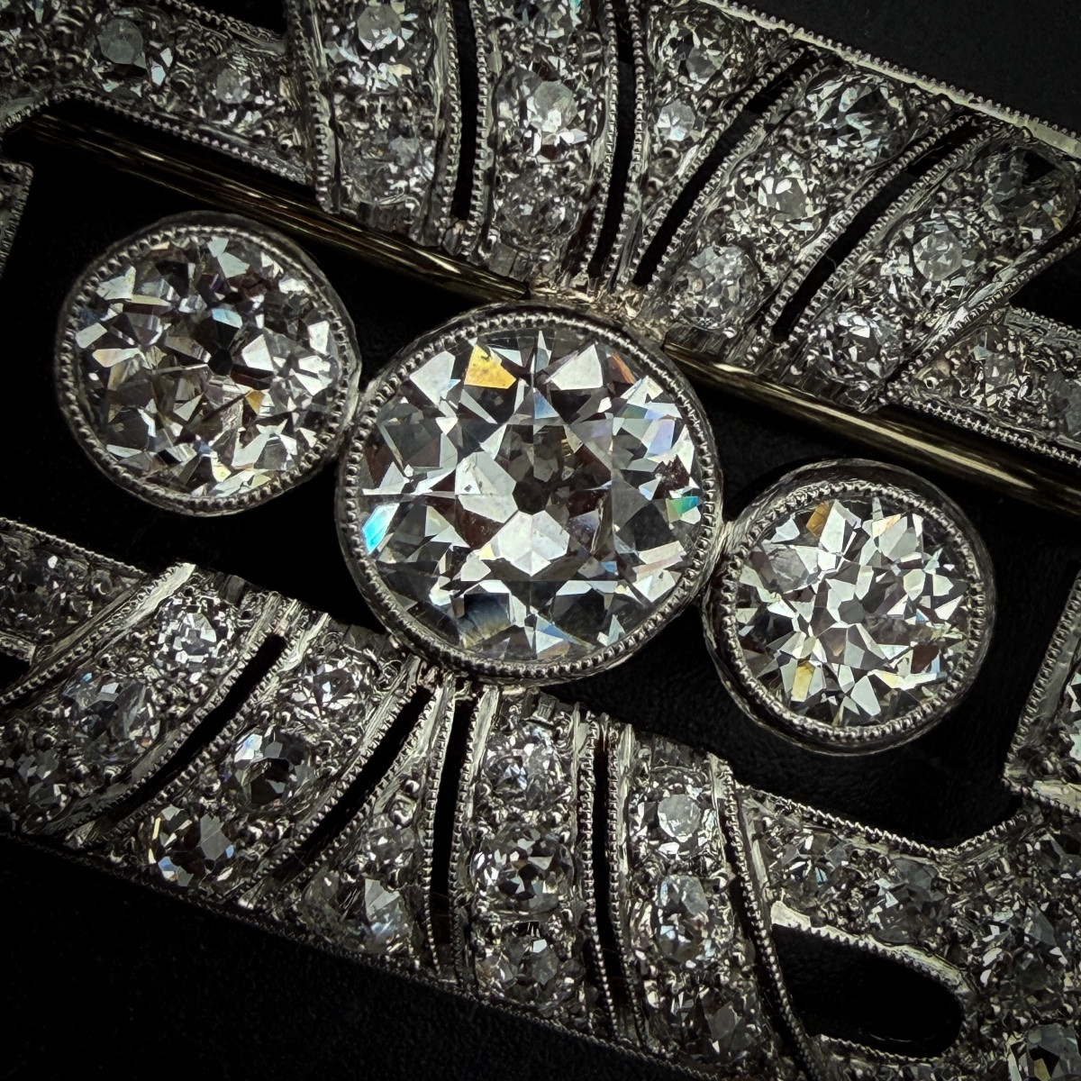 Art Deco Platinum Brooch Set With Old-cut Diamonds – Circa 1920  -photo-3