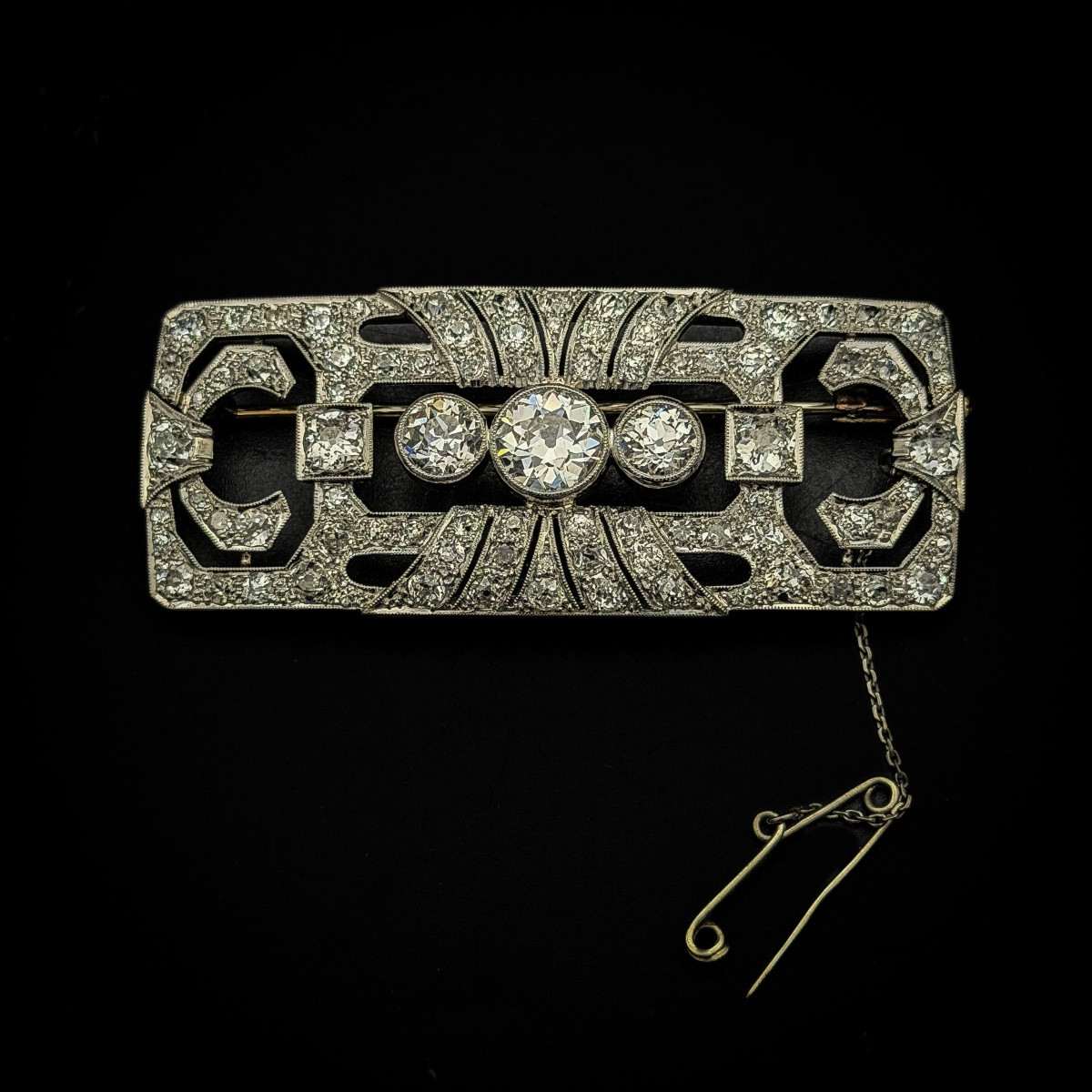 Art Deco Platinum Brooch Set With Old-cut Diamonds – Circa 1920  -photo-1
