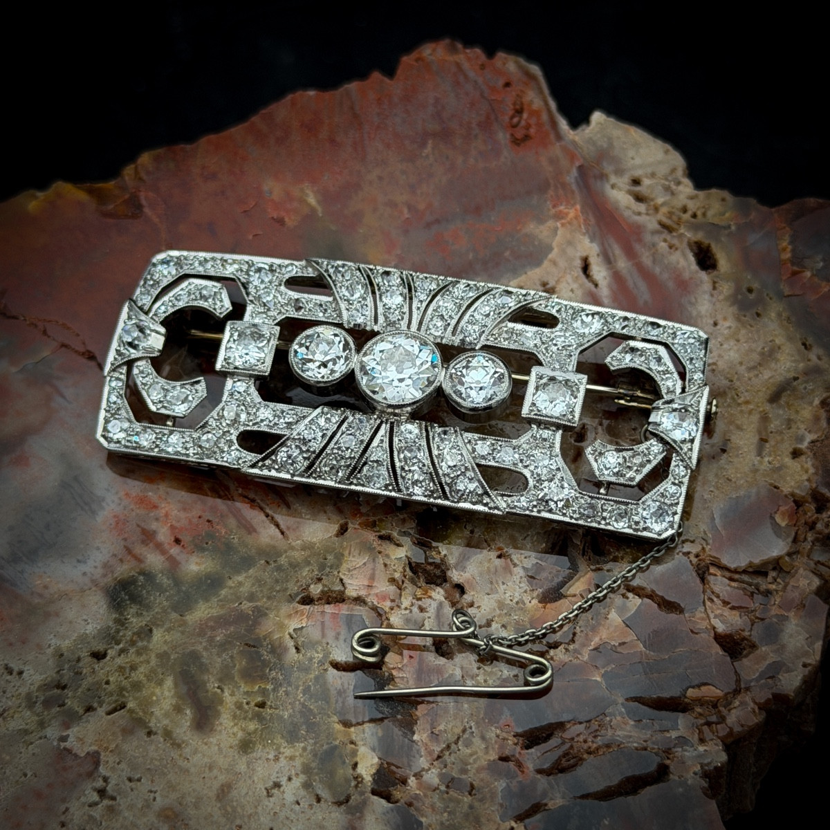 Art Deco Platinum Brooch Set With Old-cut Diamonds – Circa 1920  