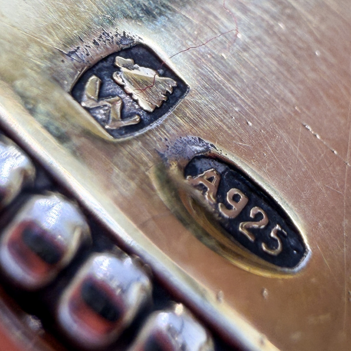 1. Title Wolfers, Silversmith – Pair Of Three-arm Vermeil Candelabra, “perle” Model, On Silver -photo-1