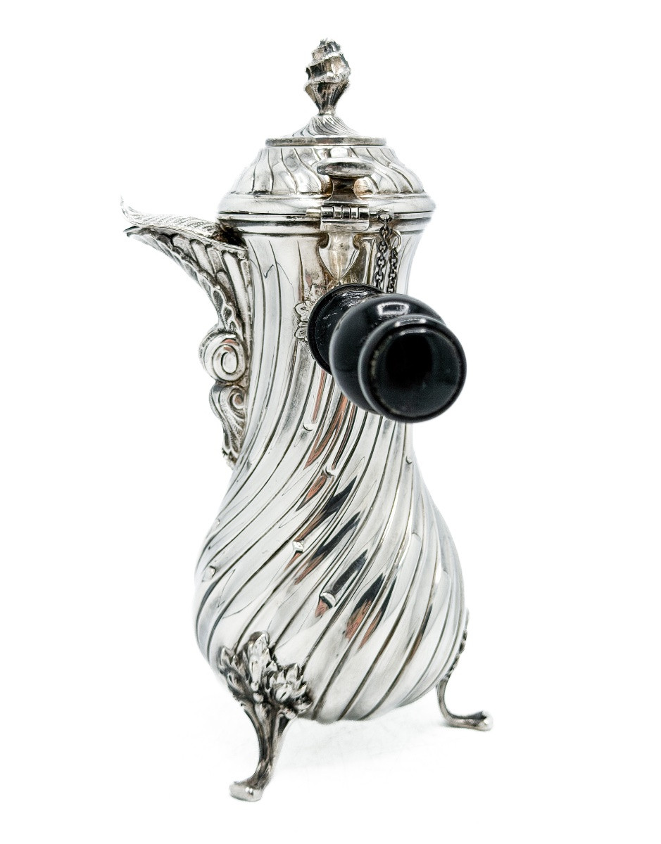 Silver Tripod Chocolate Pot (835), 18th-century Torso Model, Silver Fret And Whisk ⸻ This-photo-2
