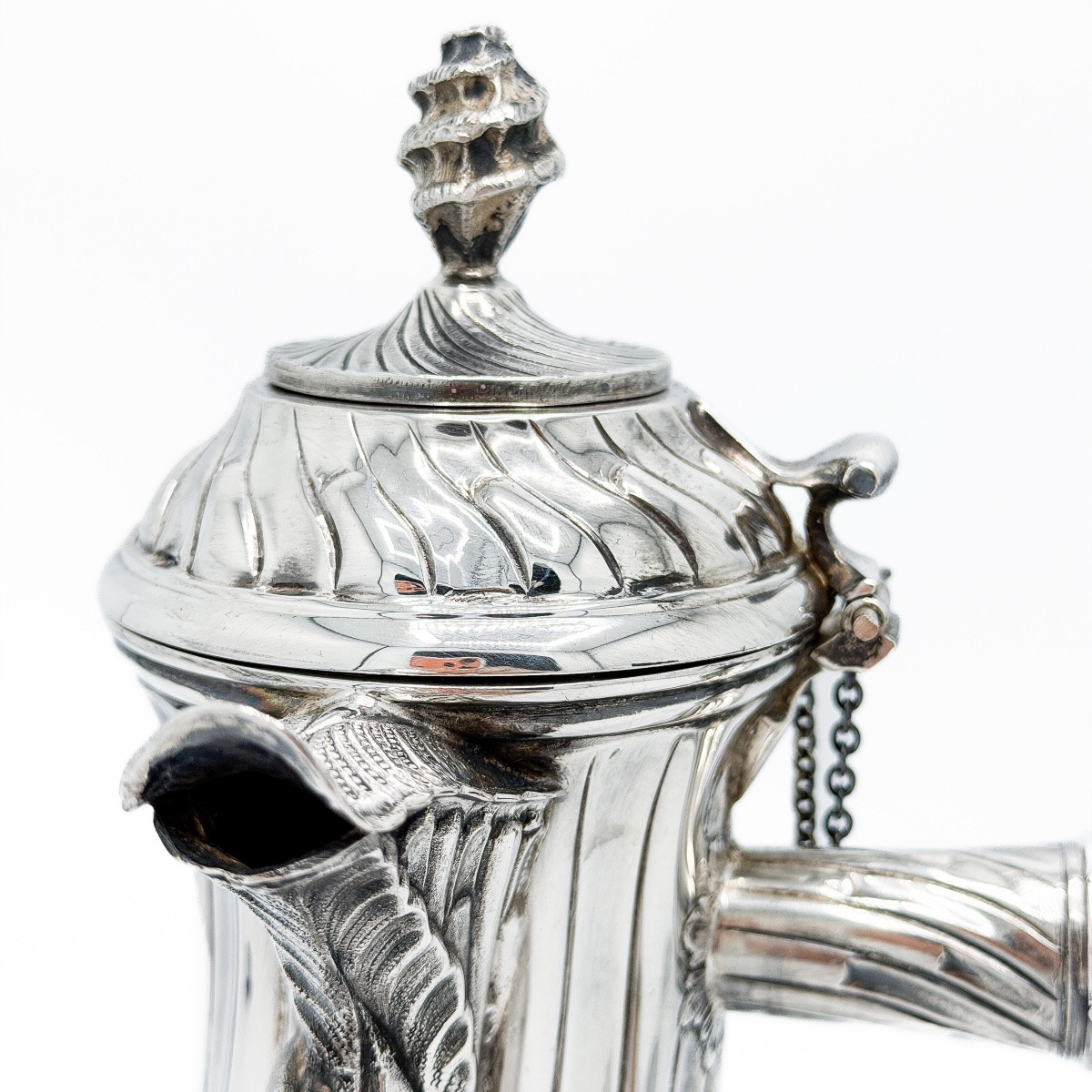Silver Tripod Chocolate Pot (835), 18th-century Torso Model, Silver Fret And Whisk ⸻ This-photo-2