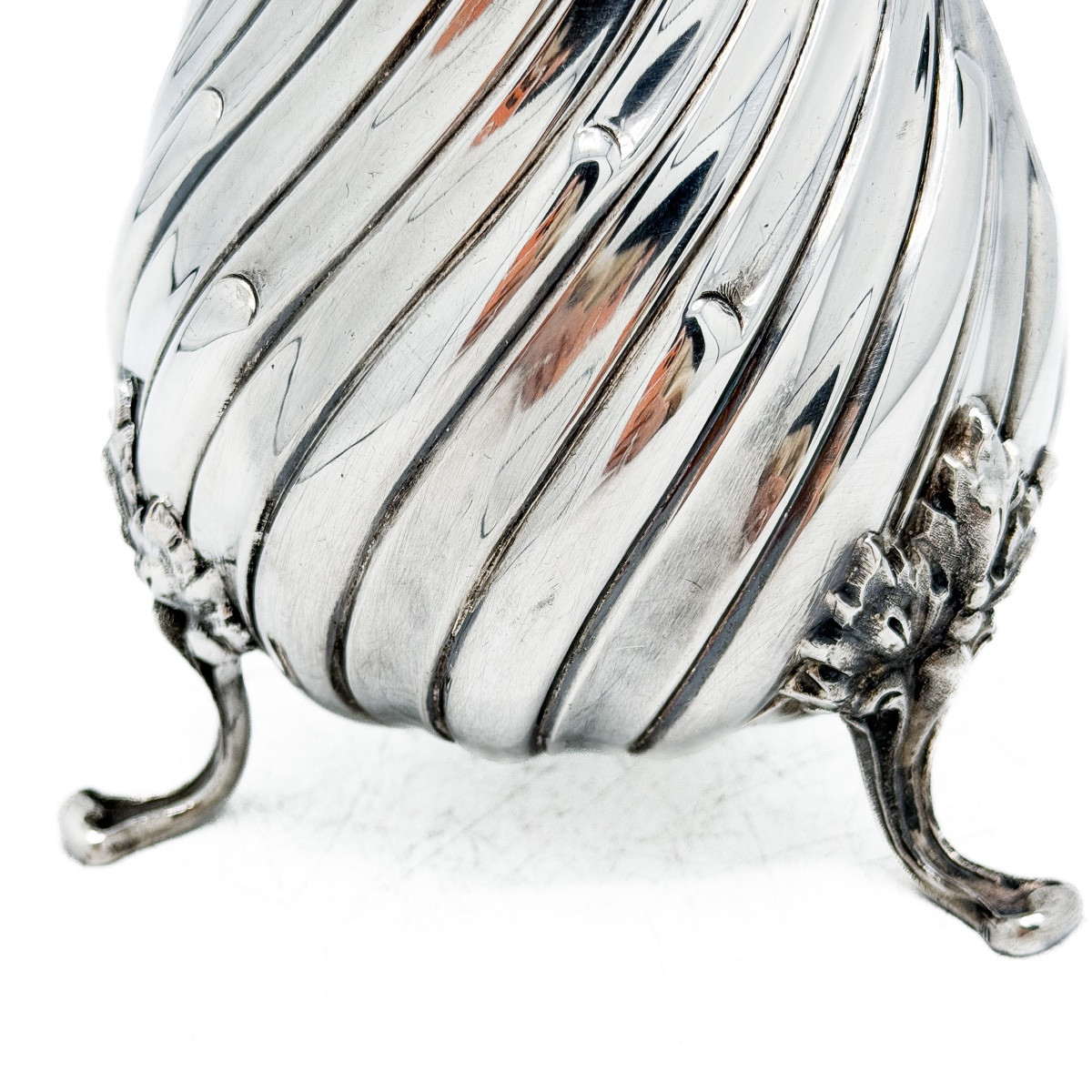 Silver Tripod Chocolate Pot (835), 18th-century Torso Model, Silver Fret And Whisk ⸻ This-photo-4