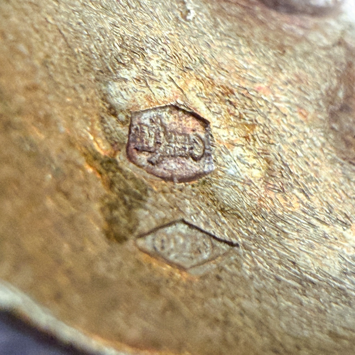 Fernand Demaret – Naturalistic Sculptural Brooch In Gold And Rubies, Brussels, 1970s -photo-3