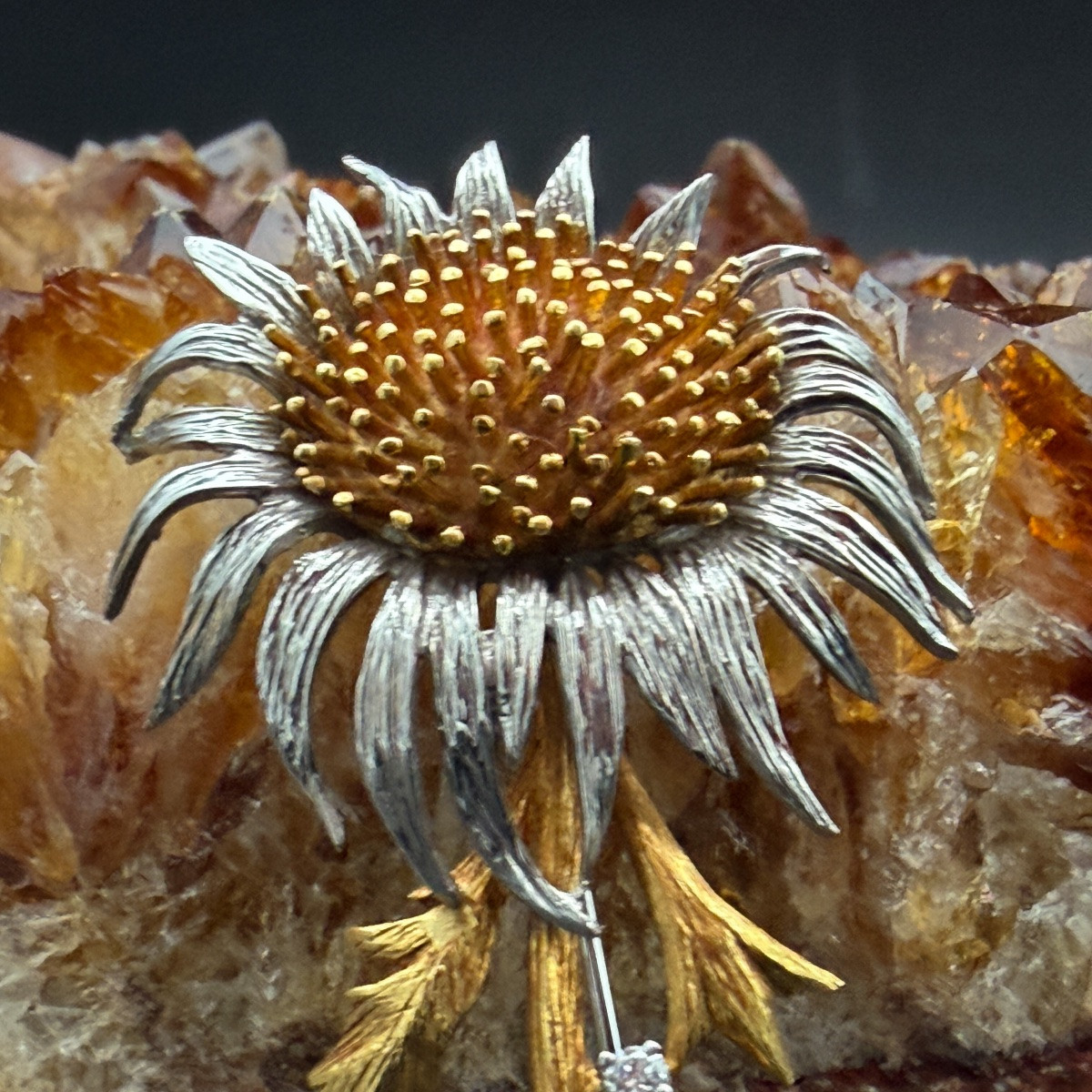 Vintage "sunflower" Brooch In 18-carat White And Yellow Gold, Diamond – Belgian Work, -photo-5