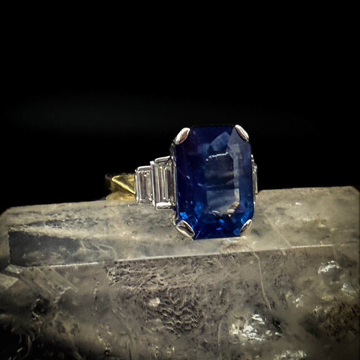 Bague vintage saphir naturel 11,00 carats – Origine Sri Lanka, diamants – -photo-2