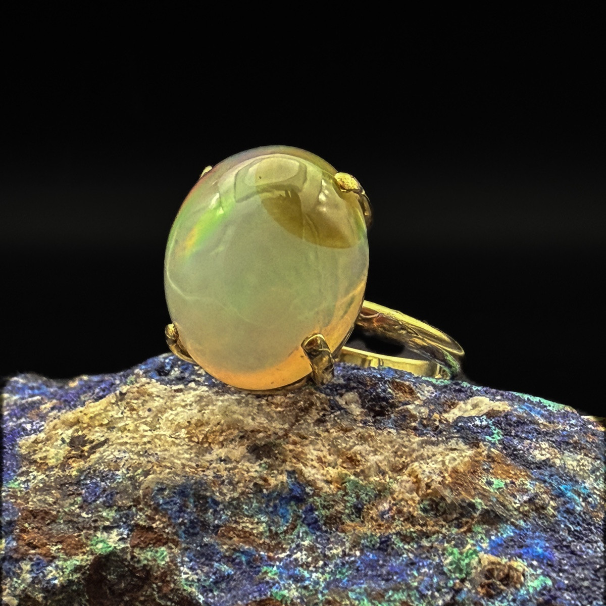 Vintage 18-carat Gold Ring Set With A 10.50-carat Ethiopian Opal -photo-3