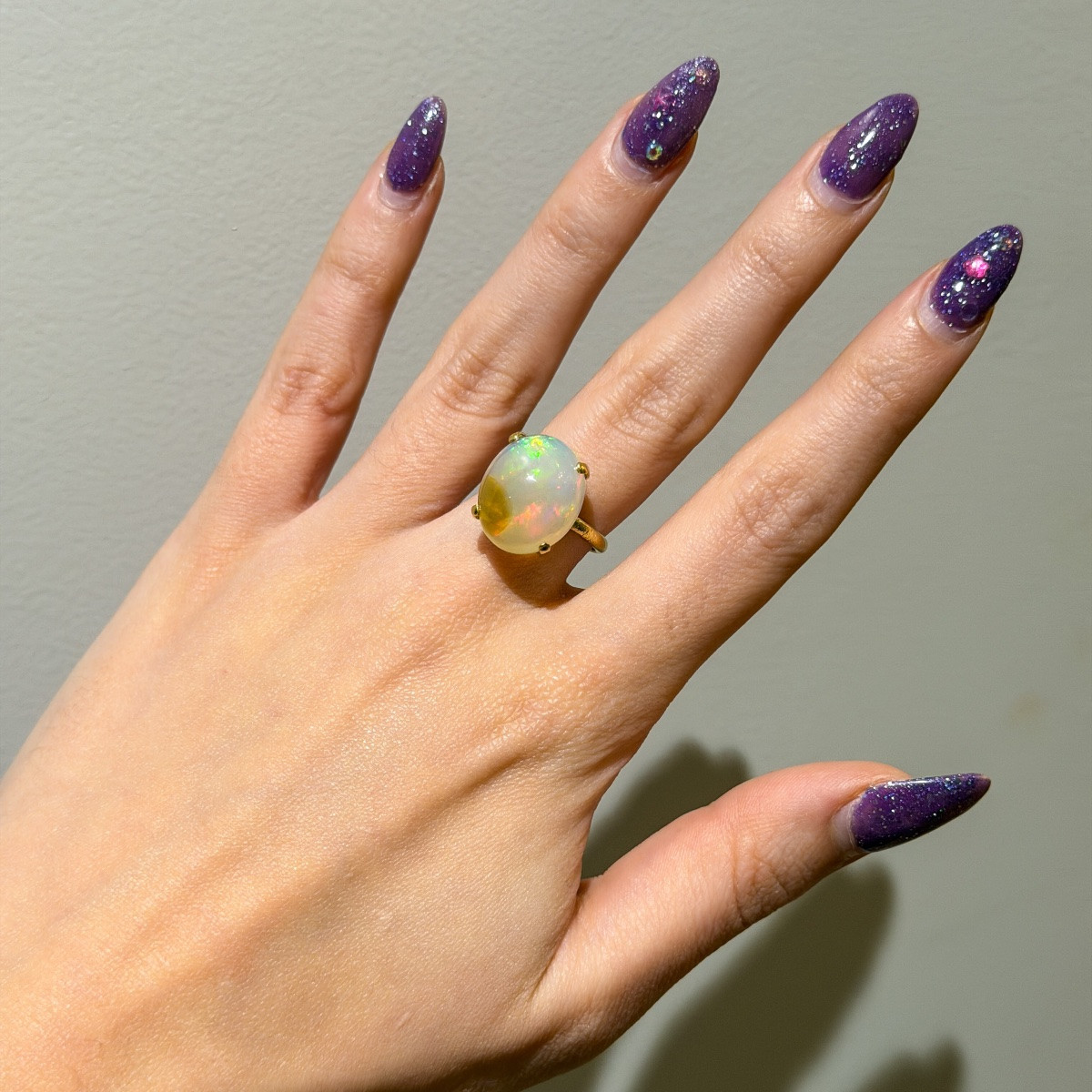 Vintage 18-carat Gold Ring Set With A 10.50-carat Ethiopian Opal -photo-1