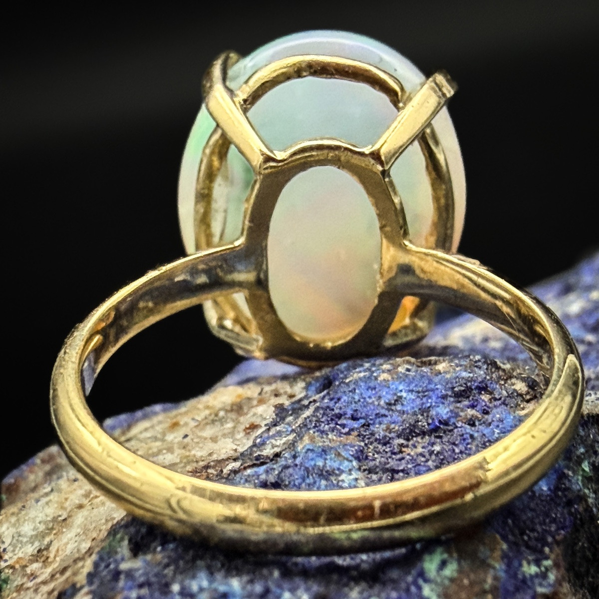 Vintage 18-carat Gold Ring Set With A 10.50-carat Ethiopian Opal -photo-4