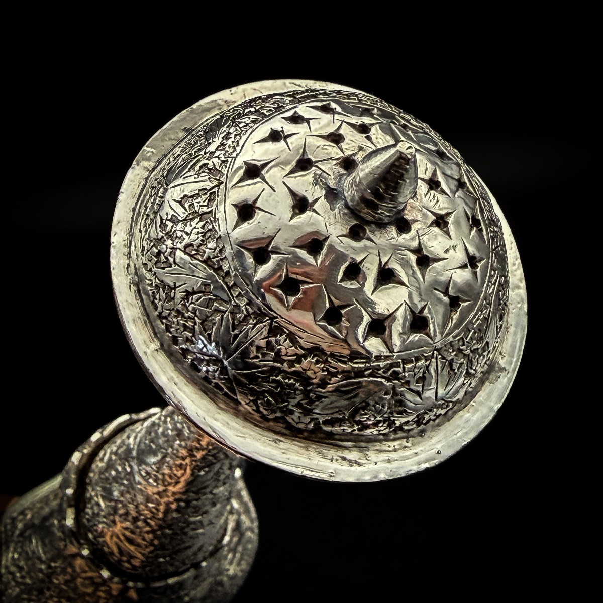 Aspergeoir persan en argent massif, période Qajar, fin XIXᵉ siècle  -photo-1