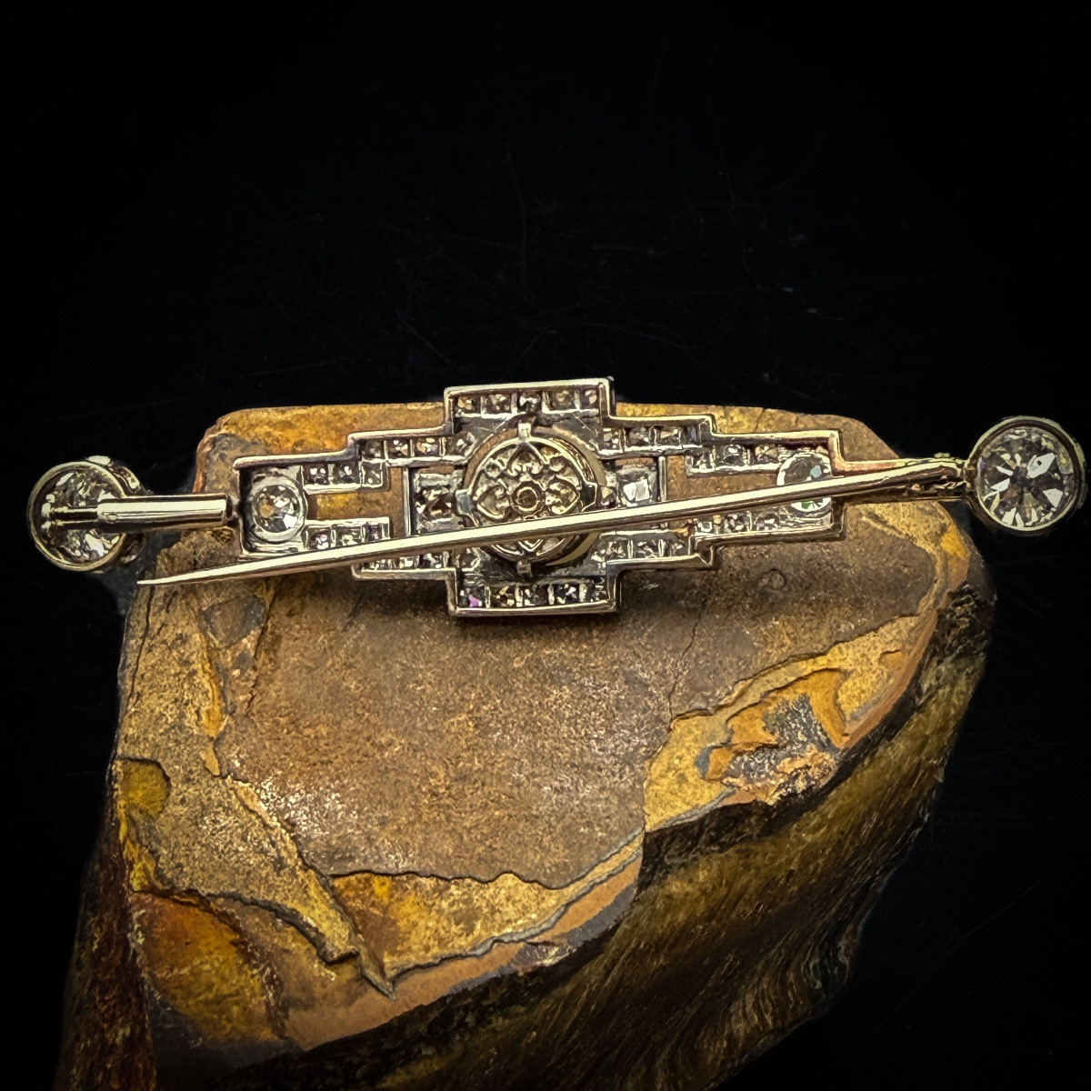Broche Art Déco en platine et or jaune 18 carats, sertie de diamants taille ancienne -photo-4