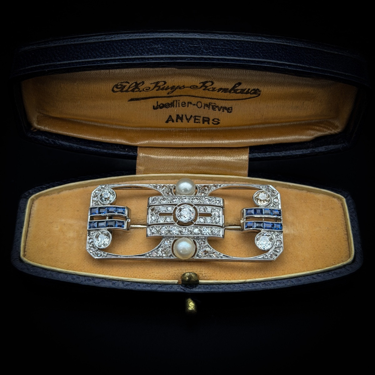 Art Deco Brooch In Platinum, Set With Old-cut Diamonds And Calibrated Sapphires,-photo-2