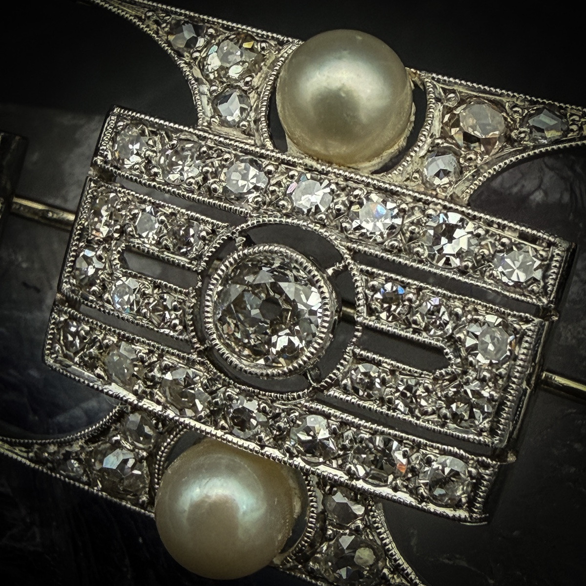 Art Deco Brooch In Platinum, Set With Old-cut Diamonds And Calibrated Sapphires,-photo-1