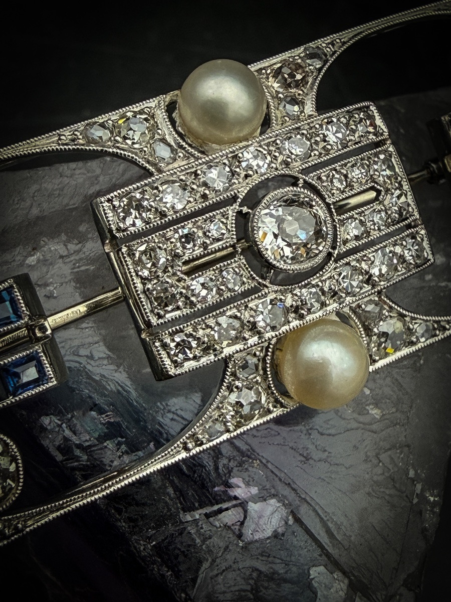 Art Deco Brooch In Platinum, Set With Old-cut Diamonds And Calibrated Sapphires,-photo-2