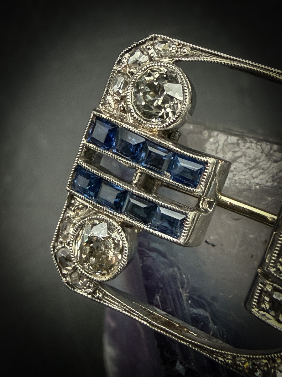 Art Deco Brooch In Platinum, Set With Old-cut Diamonds And Calibrated Sapphires,-photo-4