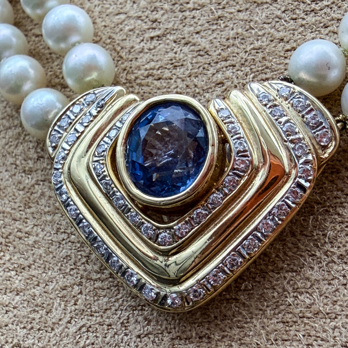 Double Strand Cultured Pearl Necklace, Gold Jewelry Clasp Set With A Sapphire.-photo-3