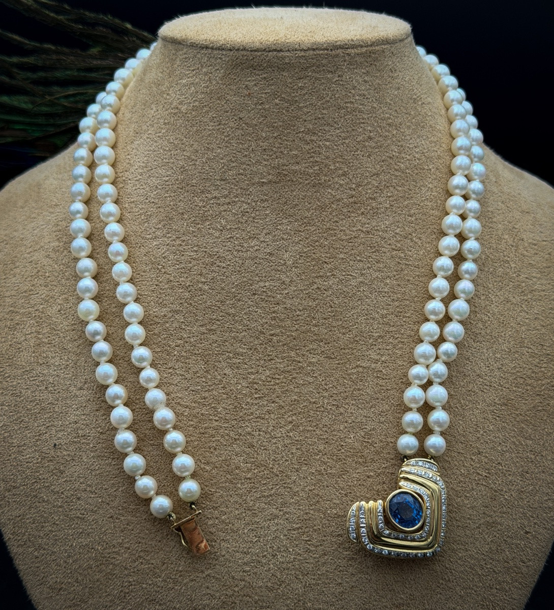 Double Strand Cultured Pearl Necklace, Gold Jewelry Clasp Set With A Sapphire.-photo-4