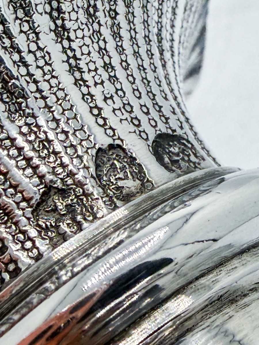 Hanau – Paire de vases tripodes en argent 800 millièmes de style Louis XVI, fin du XIXᵉ siècle -photo-5