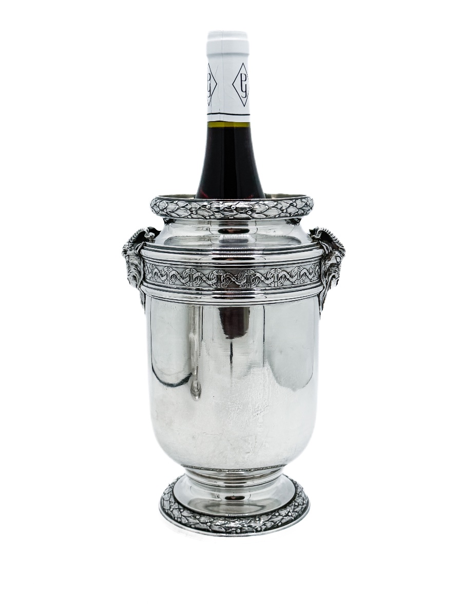 Hénin & Cie – Rafraîchissoir à bouteille en argent massif 950/1000 à décor de têtes de bélier, -photo-3
