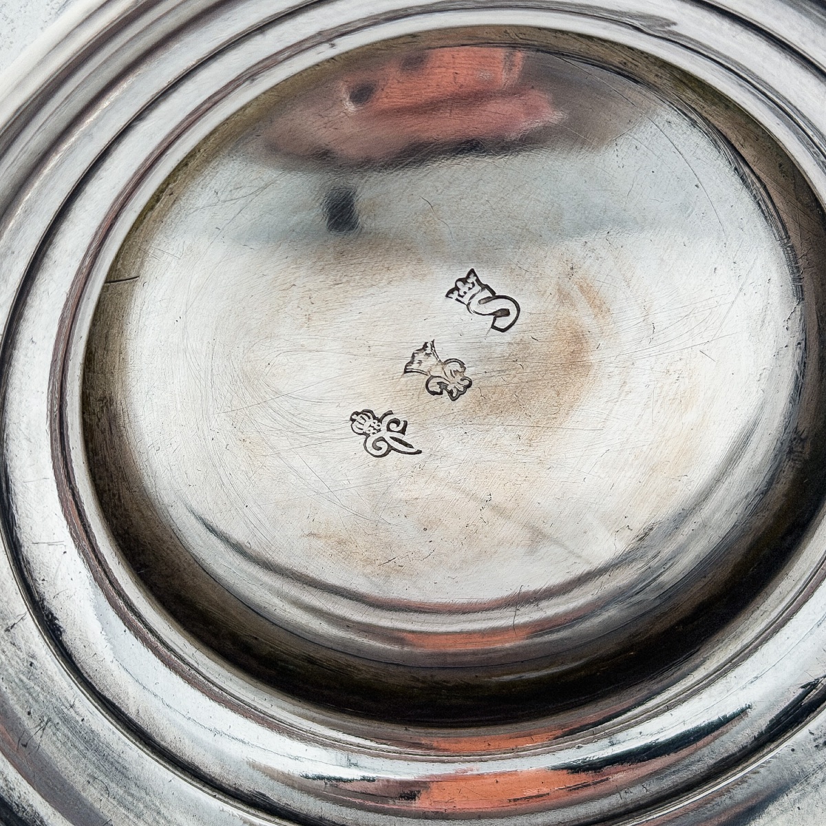 Hanau – Vase de style Louis XVI en argent massif 800/1000 à décor de gorgones et d’amours-photo-6