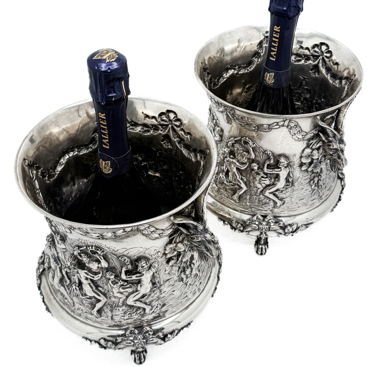 Paire de grands rafraîchissoirs à champagne aux bacchanales par Simon Rosenau, Hanau – Argent -photo-4