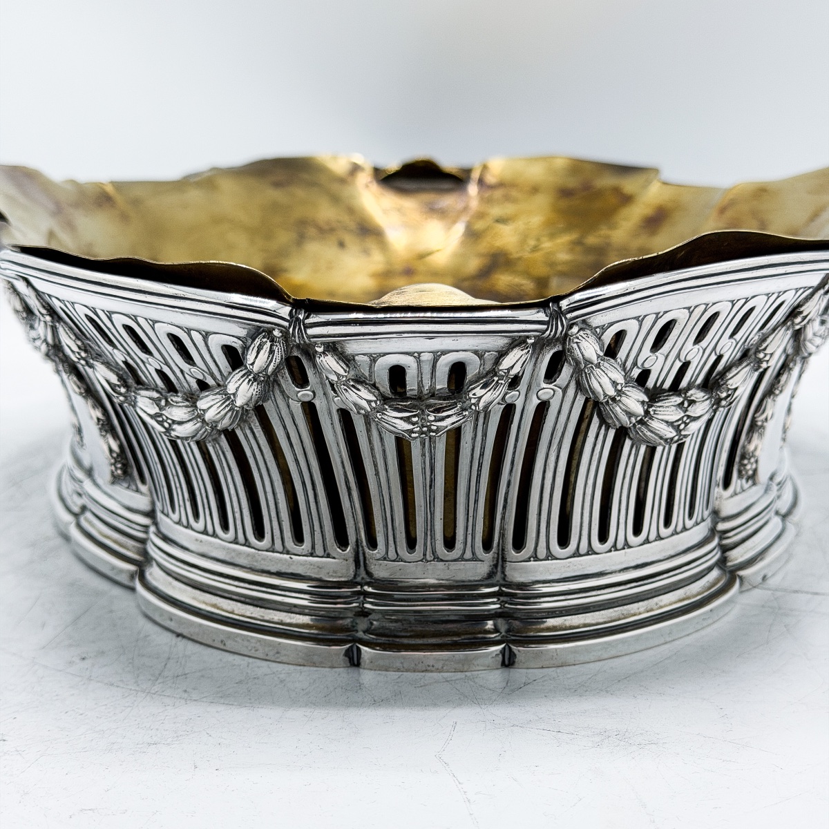 Wolfers, Late 19th Century – Large Tabletop Planter Made Of 800-th Solid Silver, -photo-1
