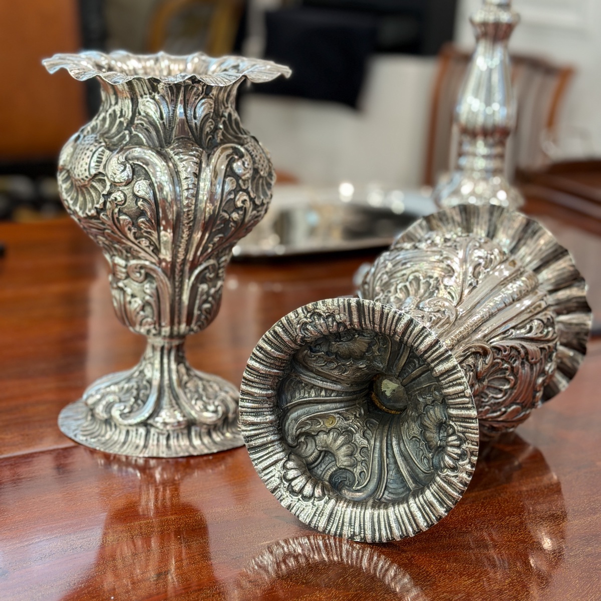 An Important Pair Of 800-th Solid Silver Vases, Attributed To An Italian Craftsman, -photo-2