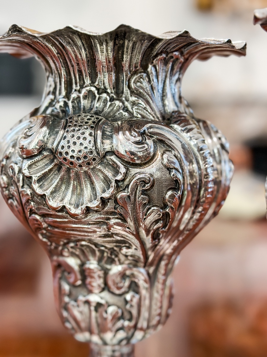 An Important Pair Of 800-th Solid Silver Vases, Attributed To An Italian Craftsman, -photo-1