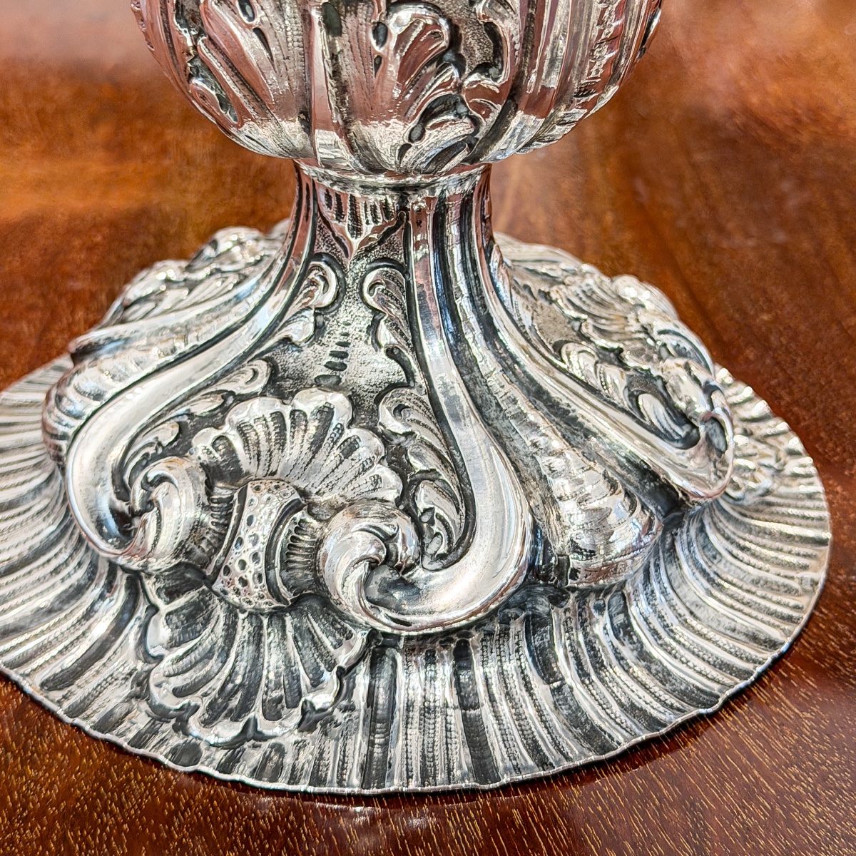 An Important Pair Of 800-th Solid Silver Vases, Attributed To An Italian Craftsman, -photo-3
